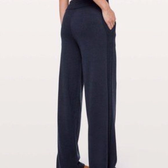 Lululemon In the Comfort Zone Cashmere Blend Lounge Pant - Picture 2 of 6